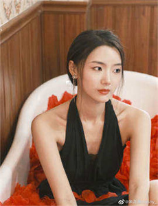 《色中色怎么了-农场主的女儿们 经典K 8》