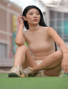 《韩国大尺度巜偷欢2-奇怪的美发发沙》